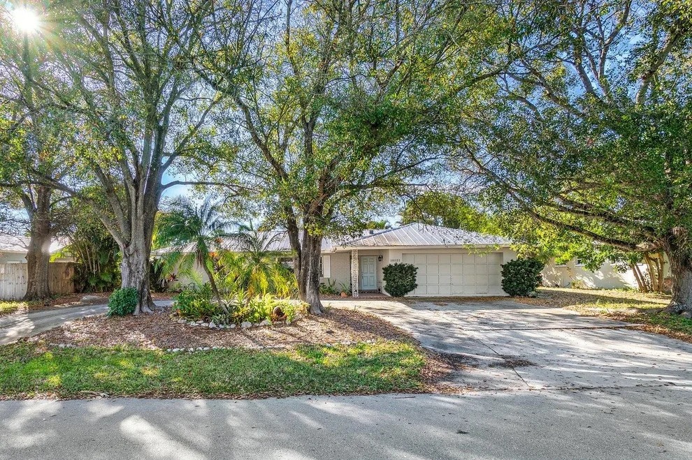 Unit for sale at 10121 Daphne Avenue, Palm Beach Gardens, FL 33410