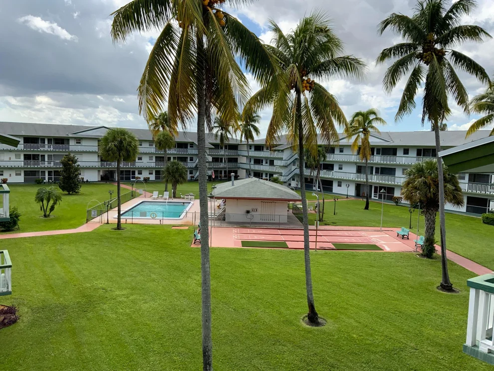 Unit for sale at 5300 Washington Street, Hollywood, FL 33021