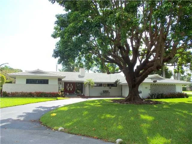Unit for sale at 304 N Country Club Drive, Atlantis, FL 33462