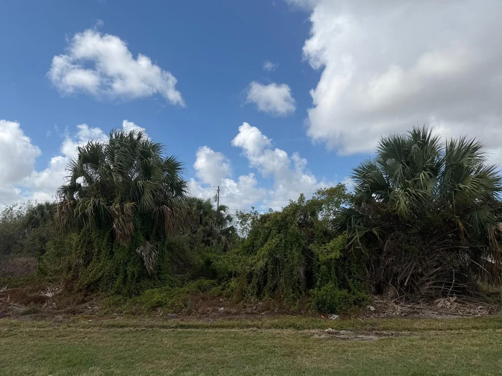 Unit for sale at 1658 SW Hampshire Lane, Port St Lucie, FL 34953