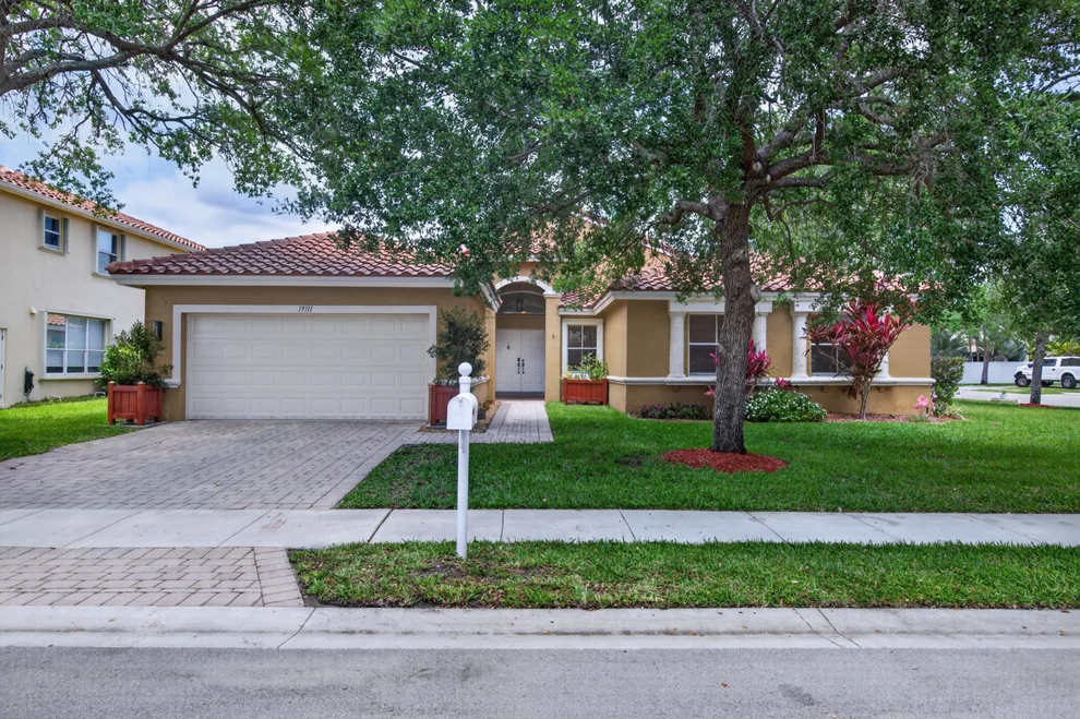 Unit for sale at 19111 SW 8th Street, Pembroke Pines, FL 33029
