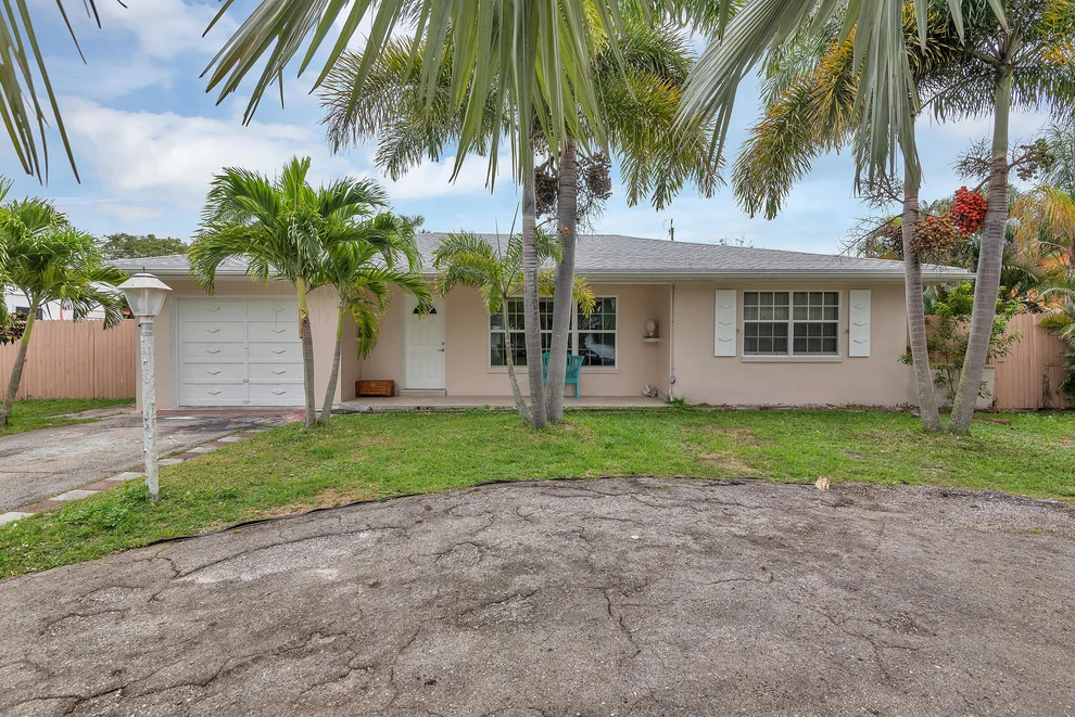 Unit for sale at 4170 Foss Road, Lake Worth, FL 33461