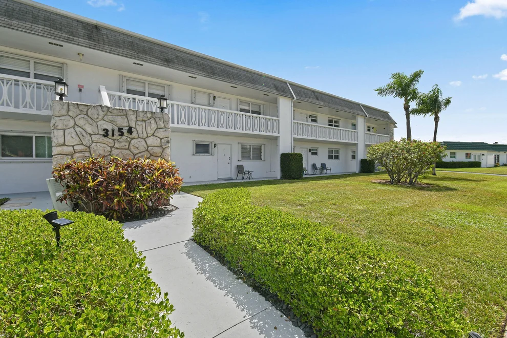 Unit for sale at 3154 Meridian Way S, Palm Beach Gardens, FL 33410