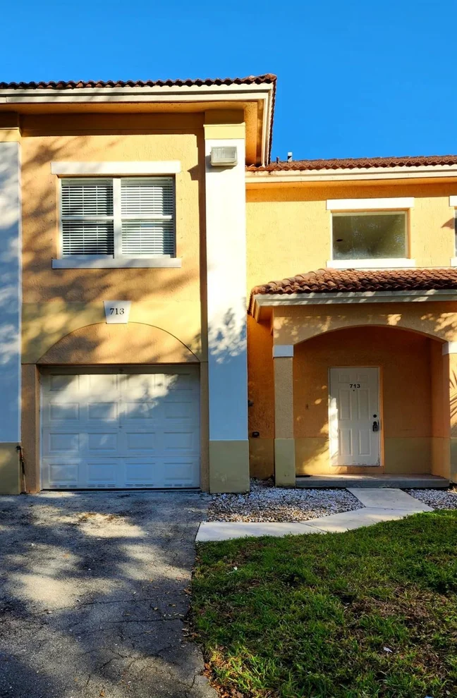 Unit for sale at 713 Talia Circle, Palm Springs, FL 33461