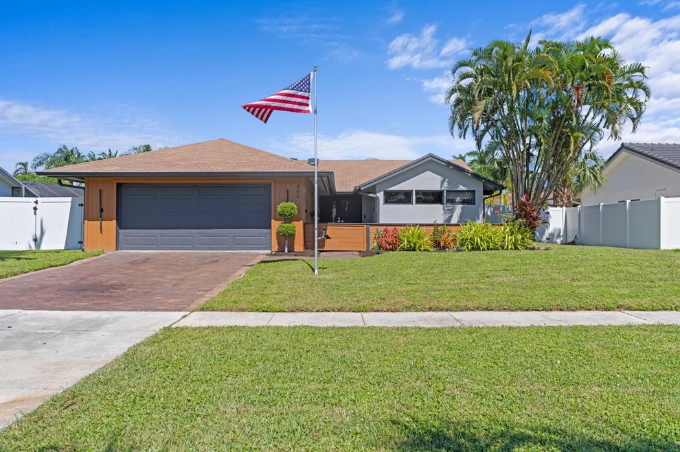 Unit for sale at 401 S Country Club Boulevard, Boca Raton, FL 33487