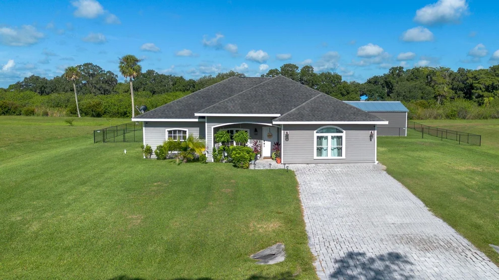 Unit for sale at 1402 SE 12th Drive, Okeechobee, FL 34974