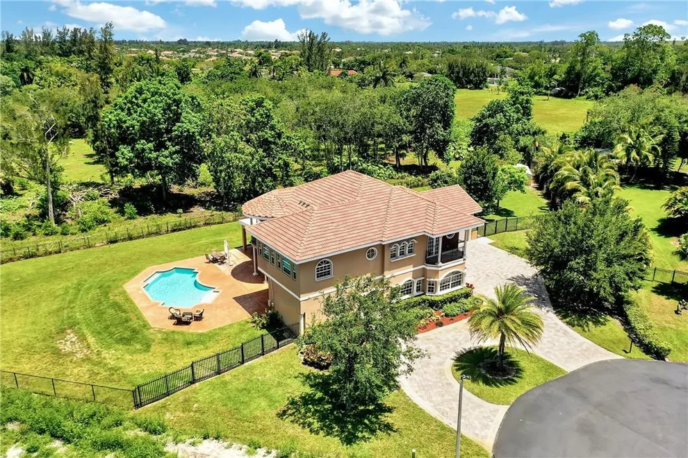 Unit for sale at 15102 SW 25th Street, Davie, FL 33326