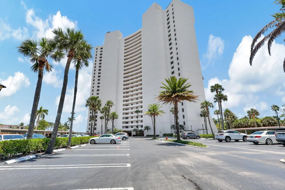 Unit for sale at 5200 N Flagler Drive, West Palm Beach, FL 33407