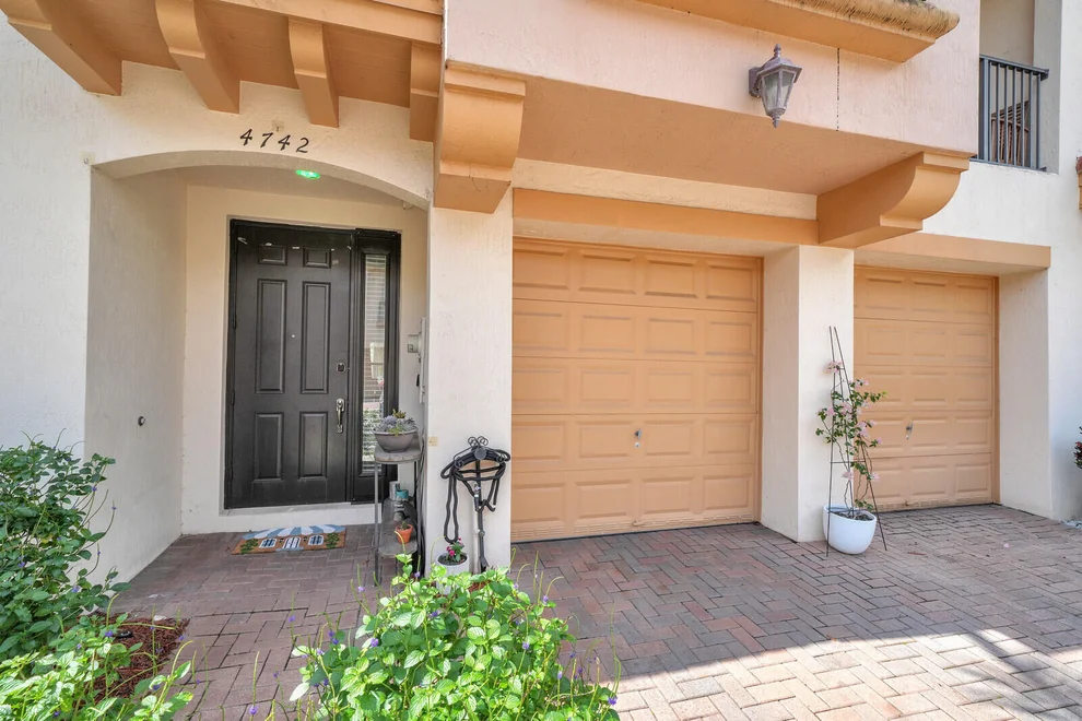Unit for sale at 4742 Grand Cypress Circle N, Coconut Creek, FL 33073