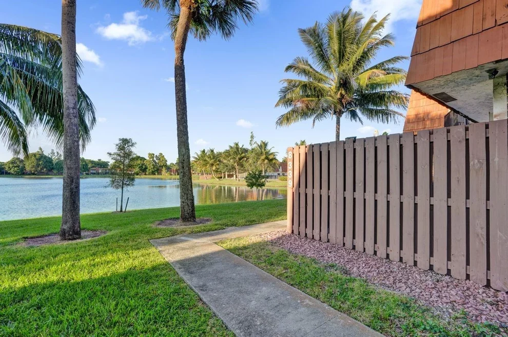 Unit for sale at 8339 S Coral Circle, North Lauderdale, FL 33068