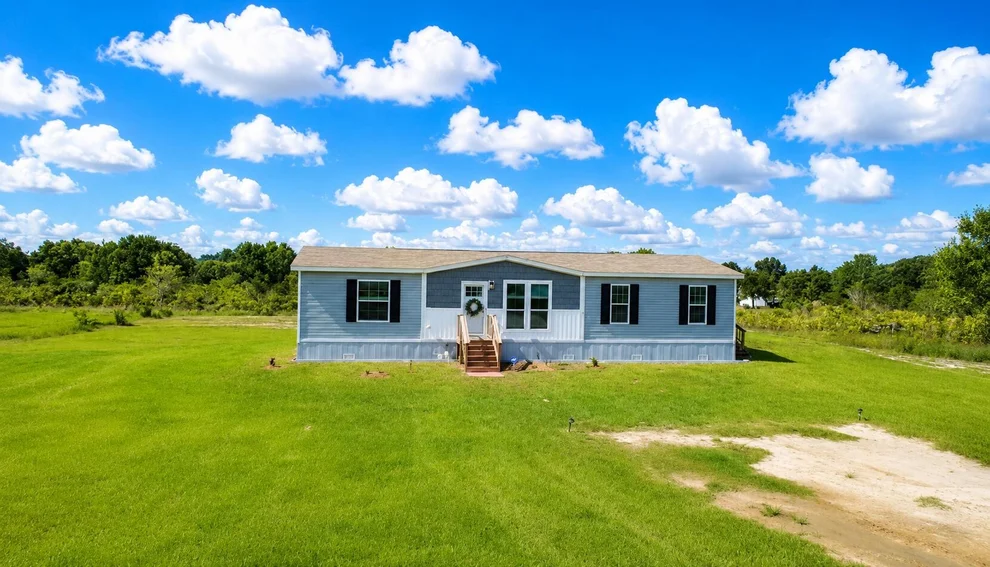 Unit for sale at 18720 NW 242nd Street, Okeechobee, FL 34972
