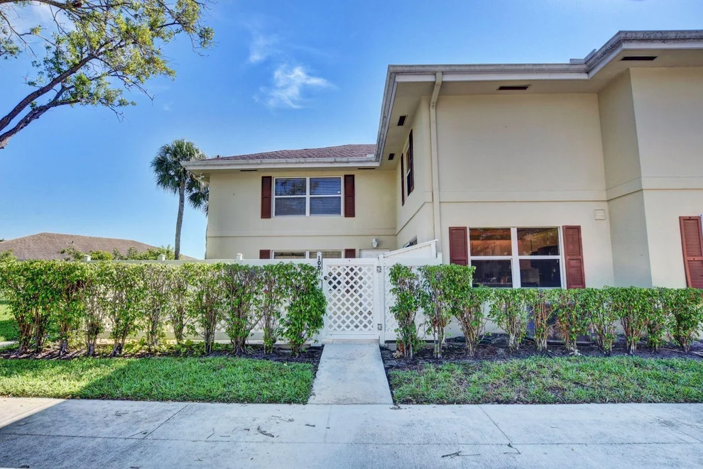 Unit for sale at 10 Amherst Court, Royal Palm Beach, FL 33411