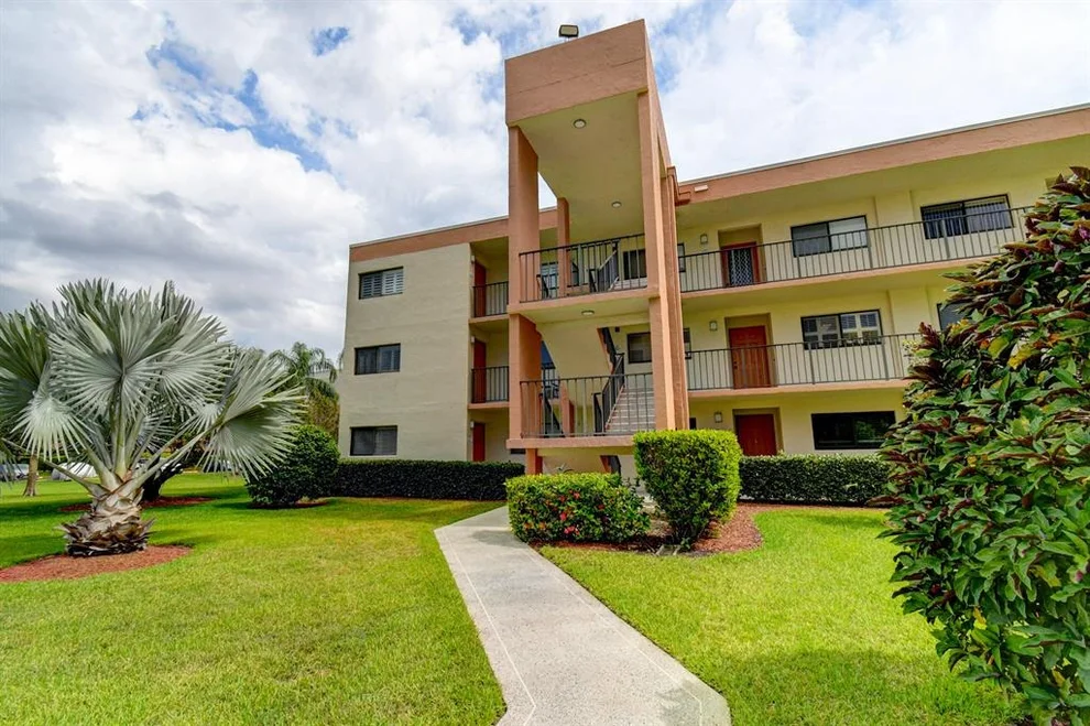 Unit for sale at 5598 Witney Drive, Delray Beach, FL 33484