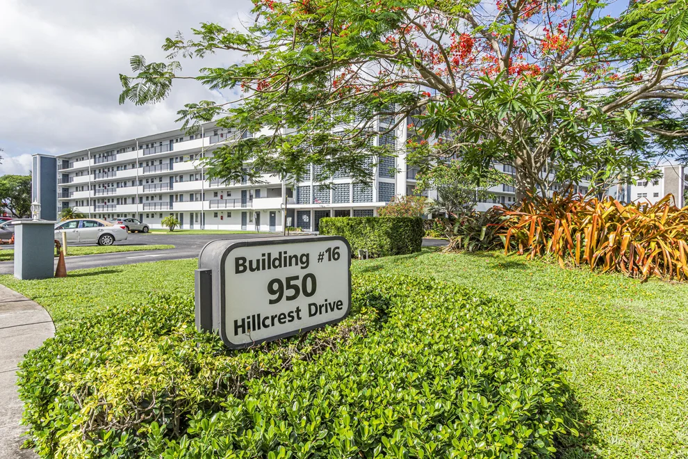 Unit for sale at 950 Hillcrest Drive, Hollywood, FL 33021