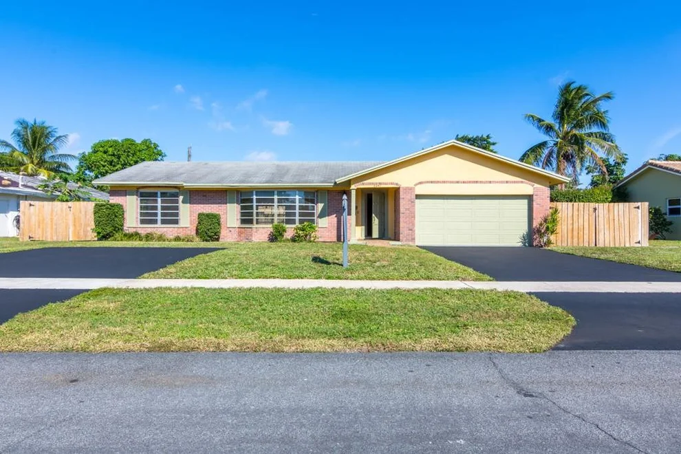 Unit for sale at 5241 SW 9th Street, Plantation, FL 33317