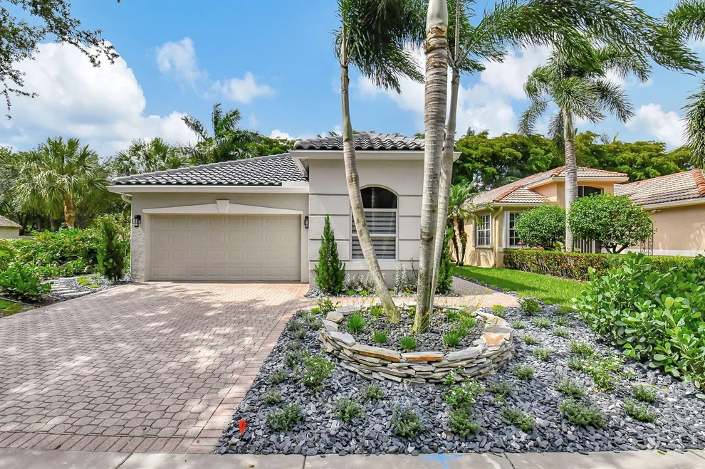 Unit for sale at 6074 Rossmoor Lakes Court, Boynton Beach, FL 33437