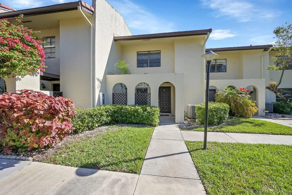Unit for sale at 8566 Casa Del Lago, Boca Raton, FL 33433