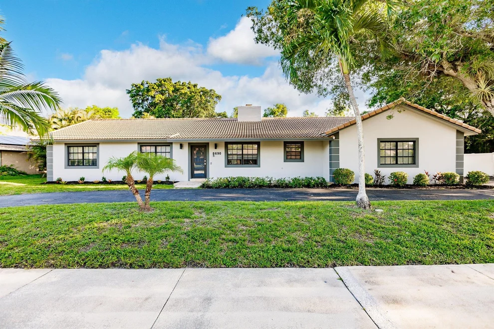 Unit for sale at 8690 Gatehouse Road, Plantation, FL 33324