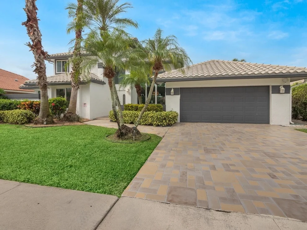 Unit for sale at 9579 E Lake Drive, Boca Raton, FL 33434