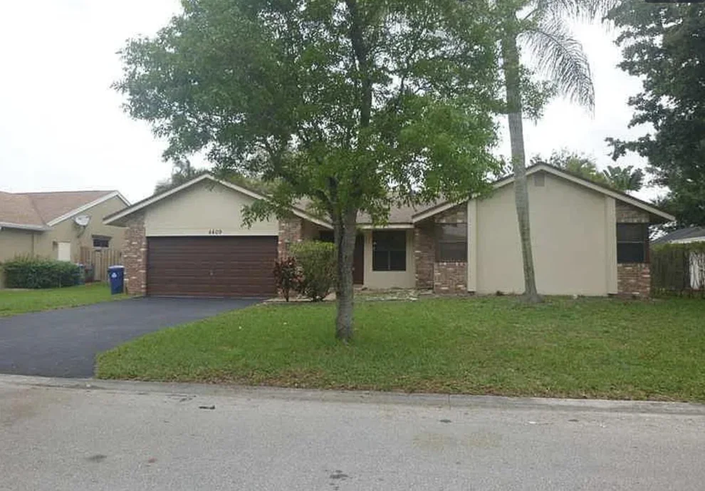 Unit for sale at 4409 NW 112th Avenue, Coral Springs, FL 33065