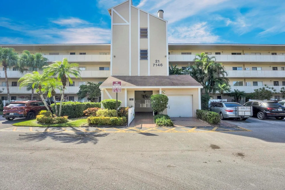 Unit for sale at 7146 Huntington Lane, Delray Beach, FL 33446