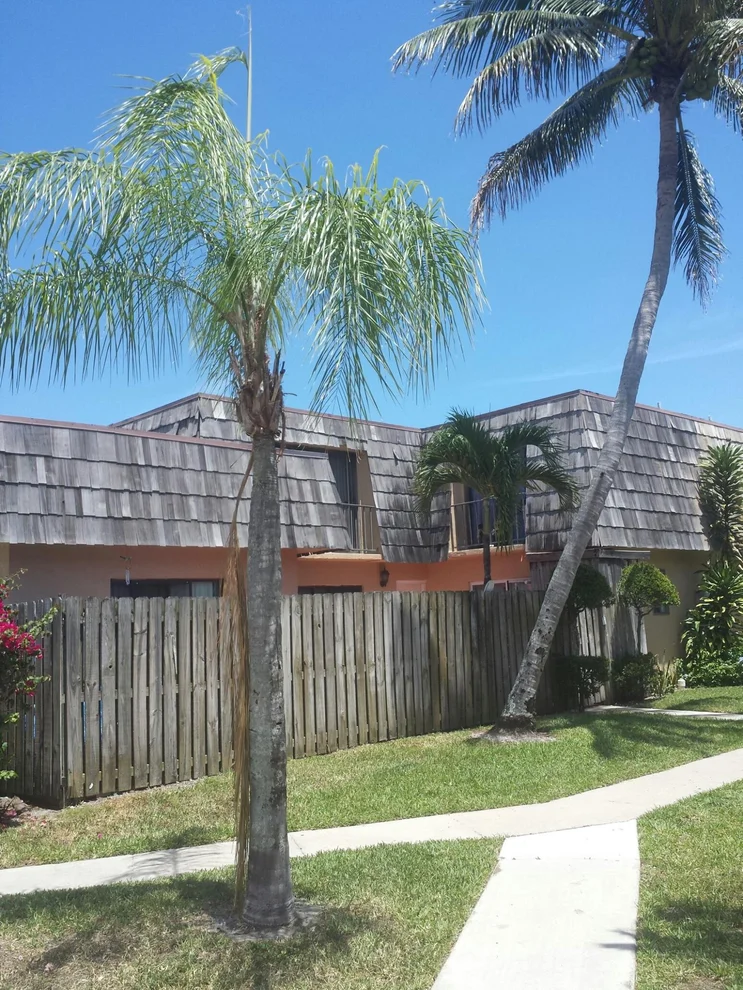 Unit for sale at 6101 Waterview Circle, Palm Springs, FL 33461