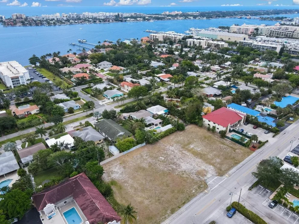 Unit for sale at 1600 S Federal Highway, Lake Worth Beach, FL 33460