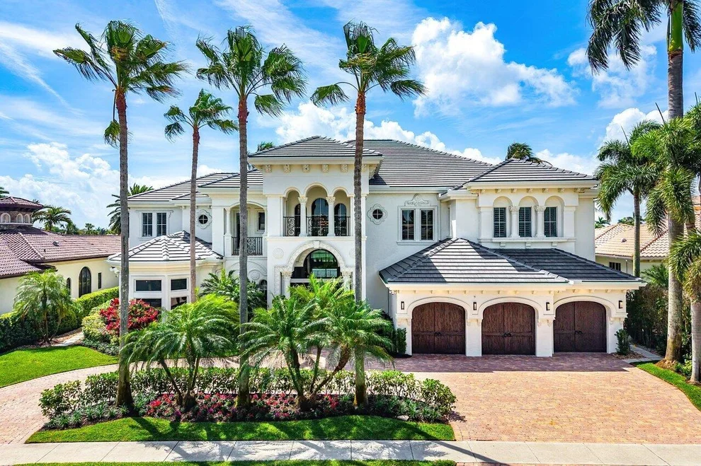 Unit for sale at 686 Hermitage Circle, Palm Beach Gardens, FL 33410