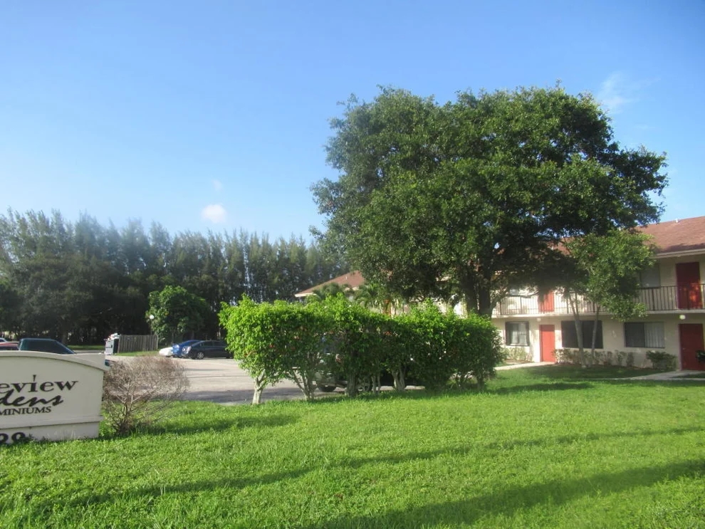 Unit for sale at 500 Nottingham Circle, Greenacres, FL 33463
