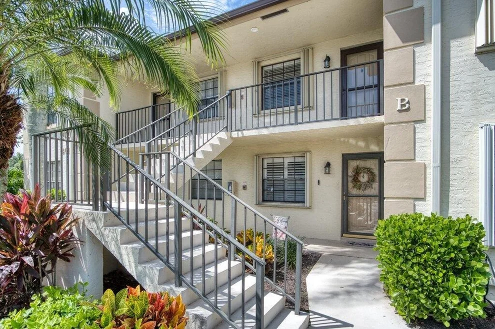 Unit for sale at 1402 Pinecrest Circle, Jupiter, FL 33458