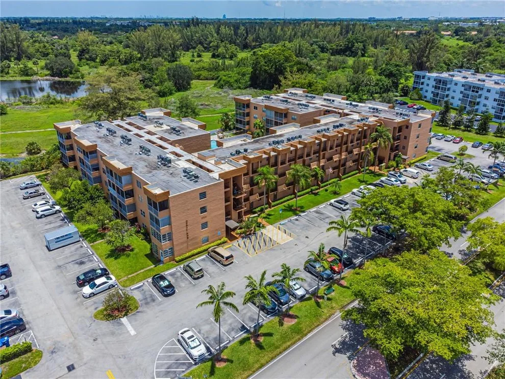 Unit for sale at 3050 E Sunrise Lakes Drive, Sunrise, FL 33322