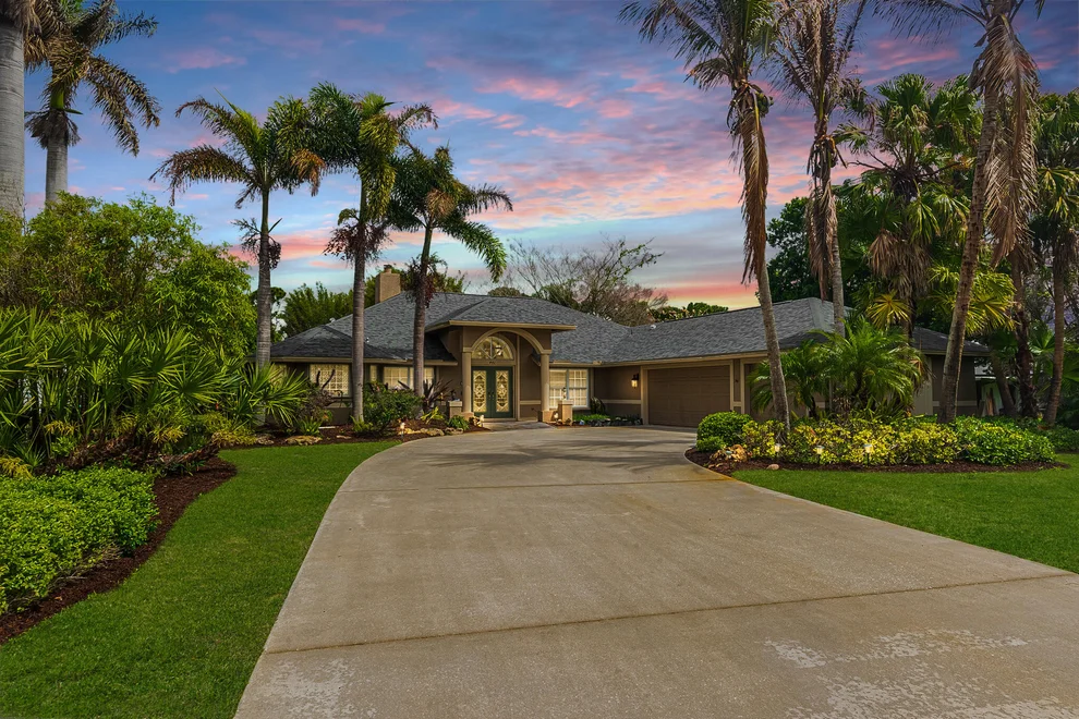 Unit for sale at 441 SE Pine Road, Port St Lucie, FL 34984