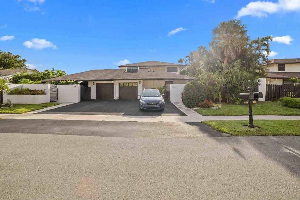 Unit for sale at 232 SW 28th Avenue, Delray Beach, FL 33445