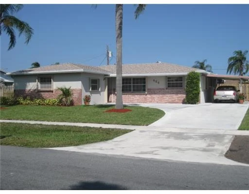 Unit for sale at 424 Inglewood Drive, Lake Worth, FL 33461