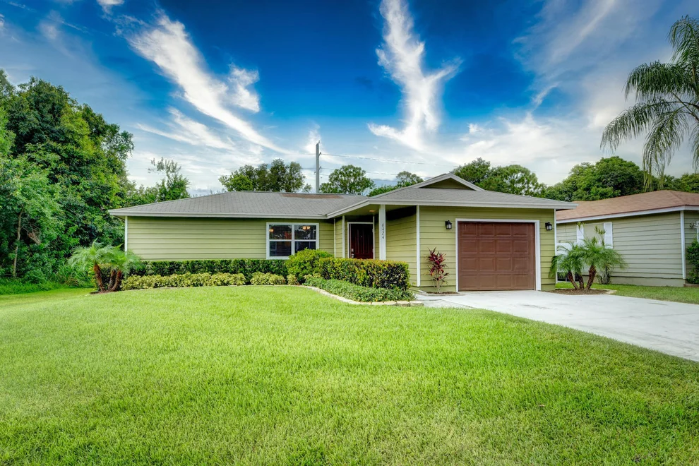 Unit for sale at 6424 SE Thomas Drive, Stuart, FL 34997