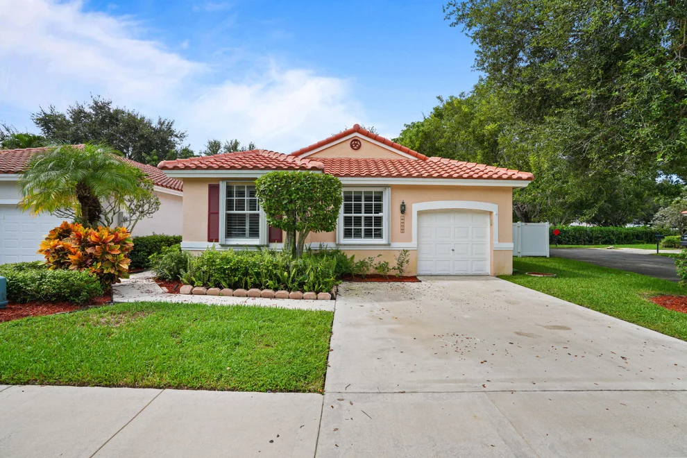 Unit for sale at 15298 SW 49th Street, Davie, FL 33331