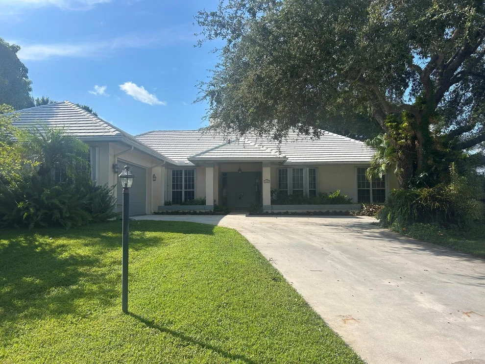 Unit for sale at 8309 SE Woodcrest Place, Hobe Sound, FL 33455