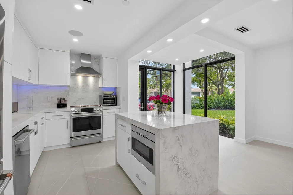 Unit for sale at 7847 Lakeside Boulevard, Boca Raton, FL 33434