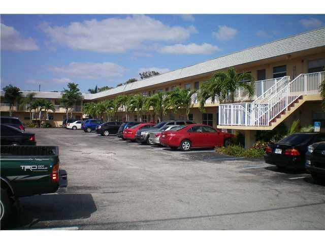 Unit for sale at 4061 N Dixie Highway, Oakland Park, FL 33334