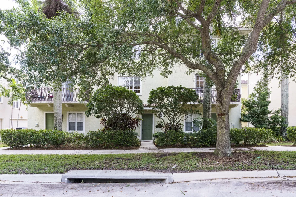 Unit for sale at 886 University Boulevard, Jupiter, FL 33458