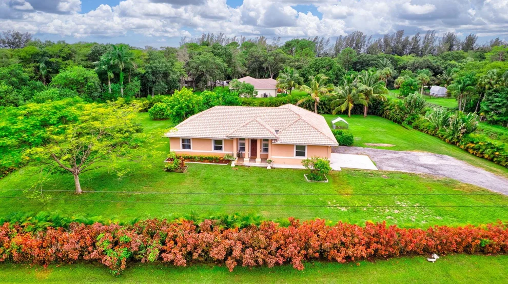 Unit for sale at 16754 61st Place N, The Acreage, FL 33470