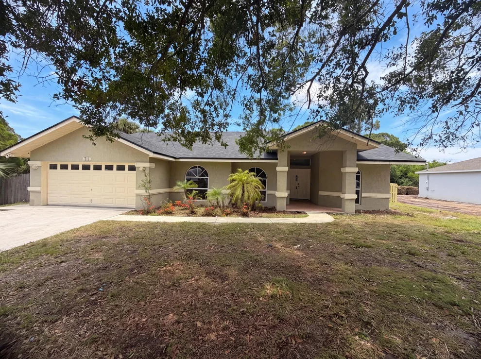 Unit for sale at 711 SE Celtic Avenue, Port St Lucie, FL 34983