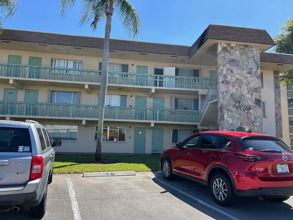 Unit for sale at 400 Village Green Circle W, Palm Springs, FL 33461