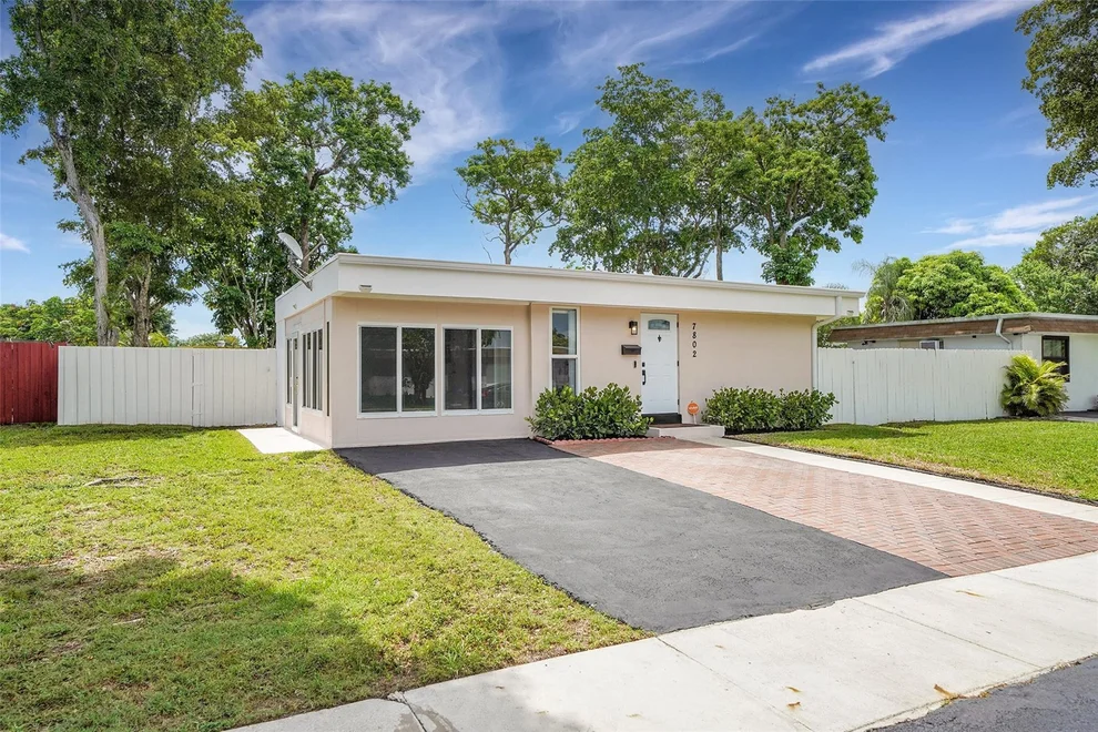 Unit for sale at 7802 NW 75th Avenue, Tamarac, FL 33321