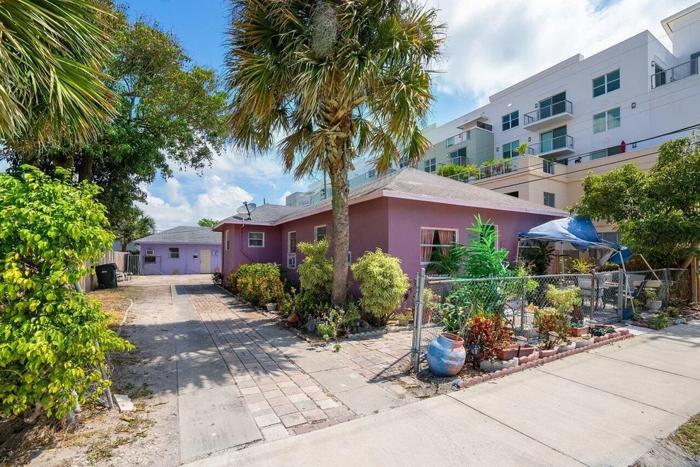 Unit for sale at 405 SE 3rd Street, Delray Beach, FL 33483