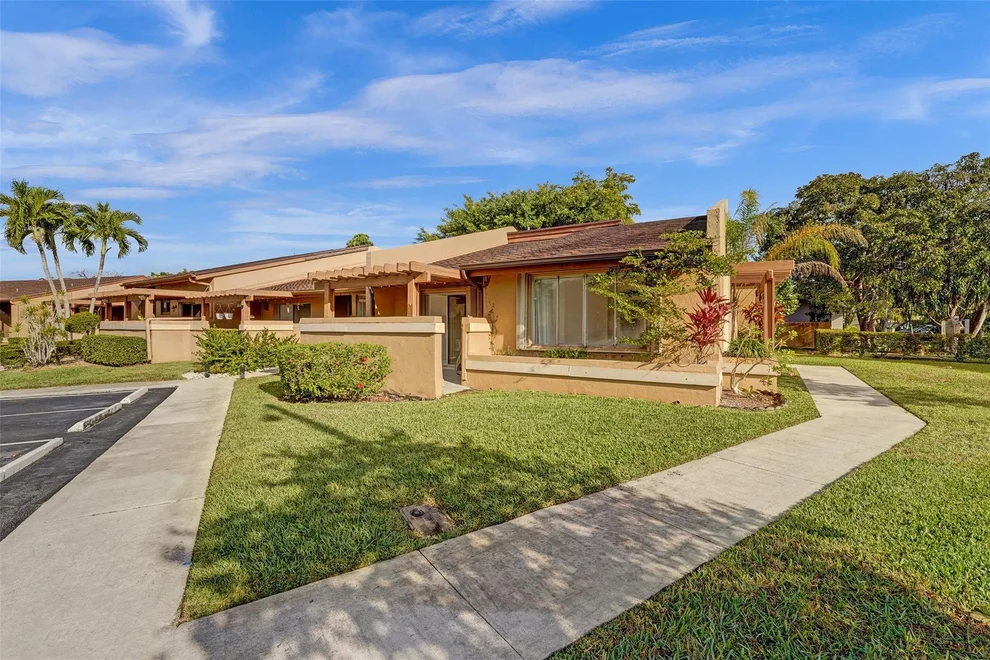Unit for sale at 800 NW 79th Terrace, Plantation, FL 33324