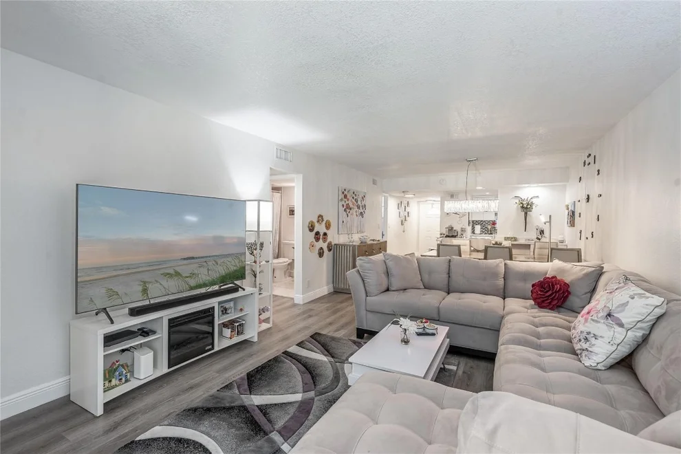 Unit for sale at 8901 S Hollybrook Boulevard, Pembroke Pines, FL 33025
