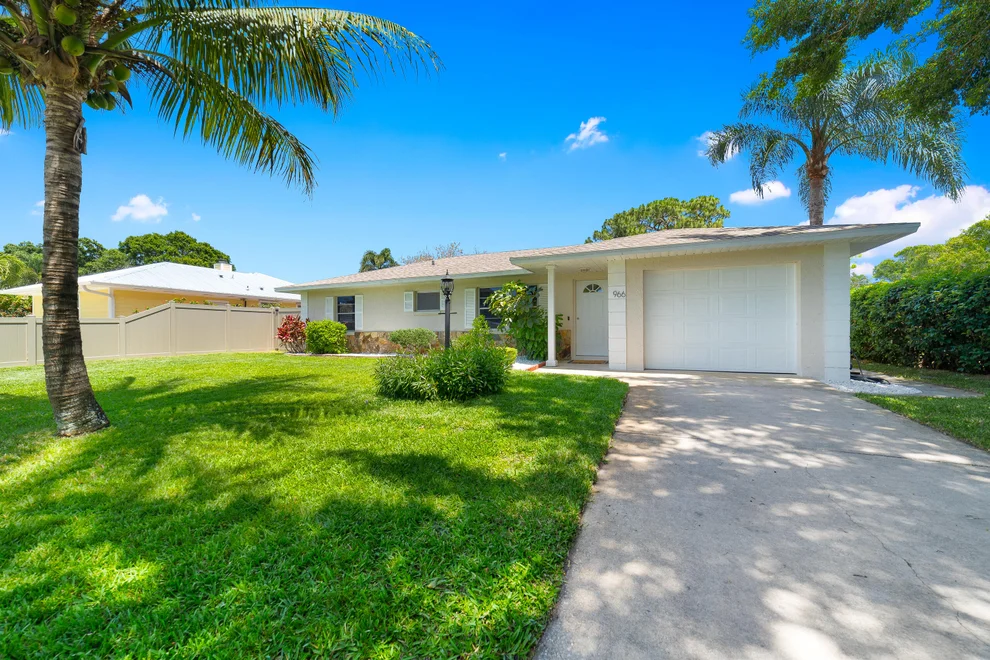 Unit for sale at 966 37th Avenue, Vero Beach, FL 32960