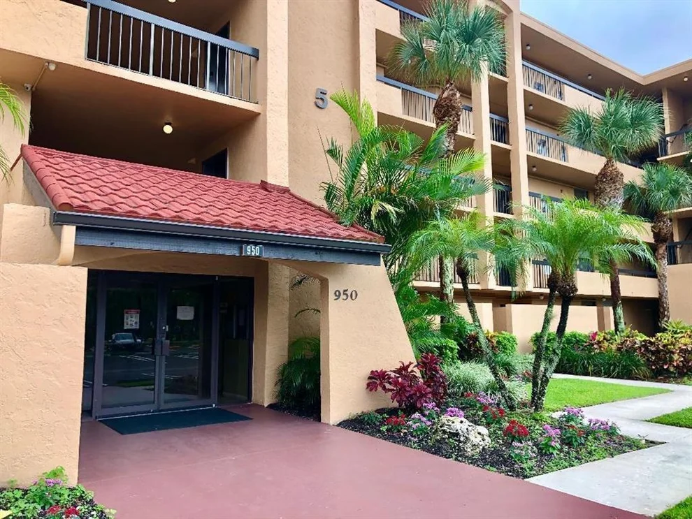 Unit for sale at 950 Egret Circle, Delray Beach, FL 33444
