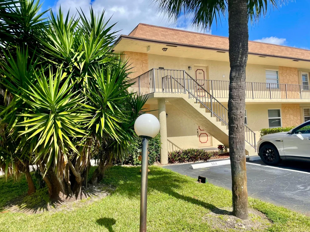 Unit for sale at 720 N Dixie Highway, Lantana, FL 33462